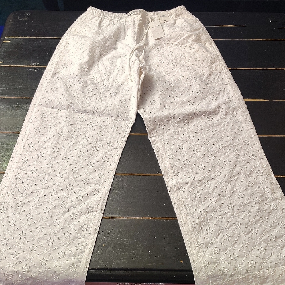 Abercrombie & Fitch Women's 🤍 🤍 Eyelet Straight Leg pants